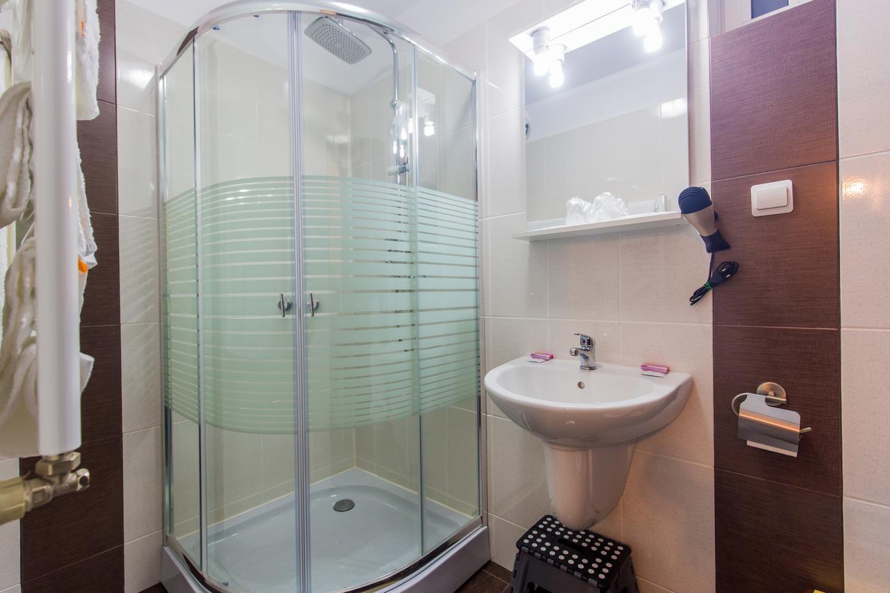 Hotel Raxand Residence Mioveni Esterno foto