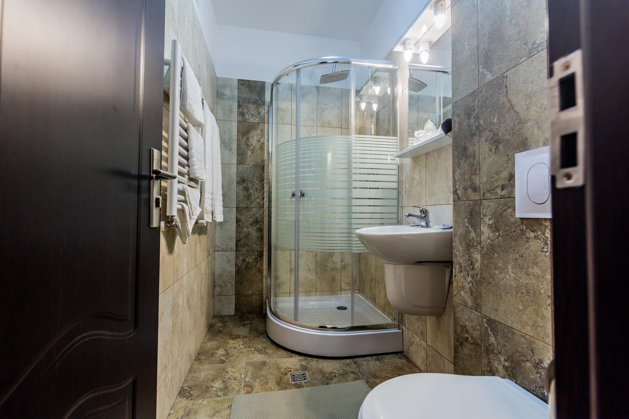 Hotel Raxand Residence Mioveni Esterno foto