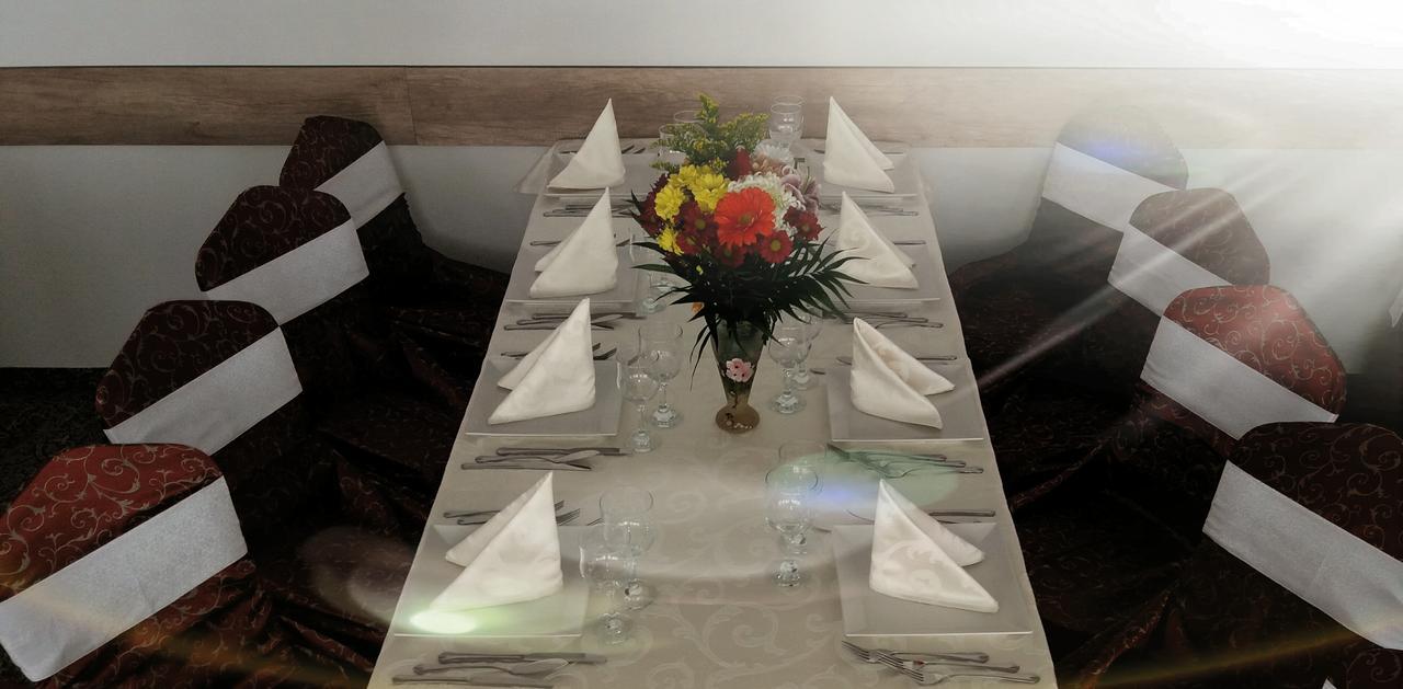 Hotel Raxand Residence Mioveni Esterno foto