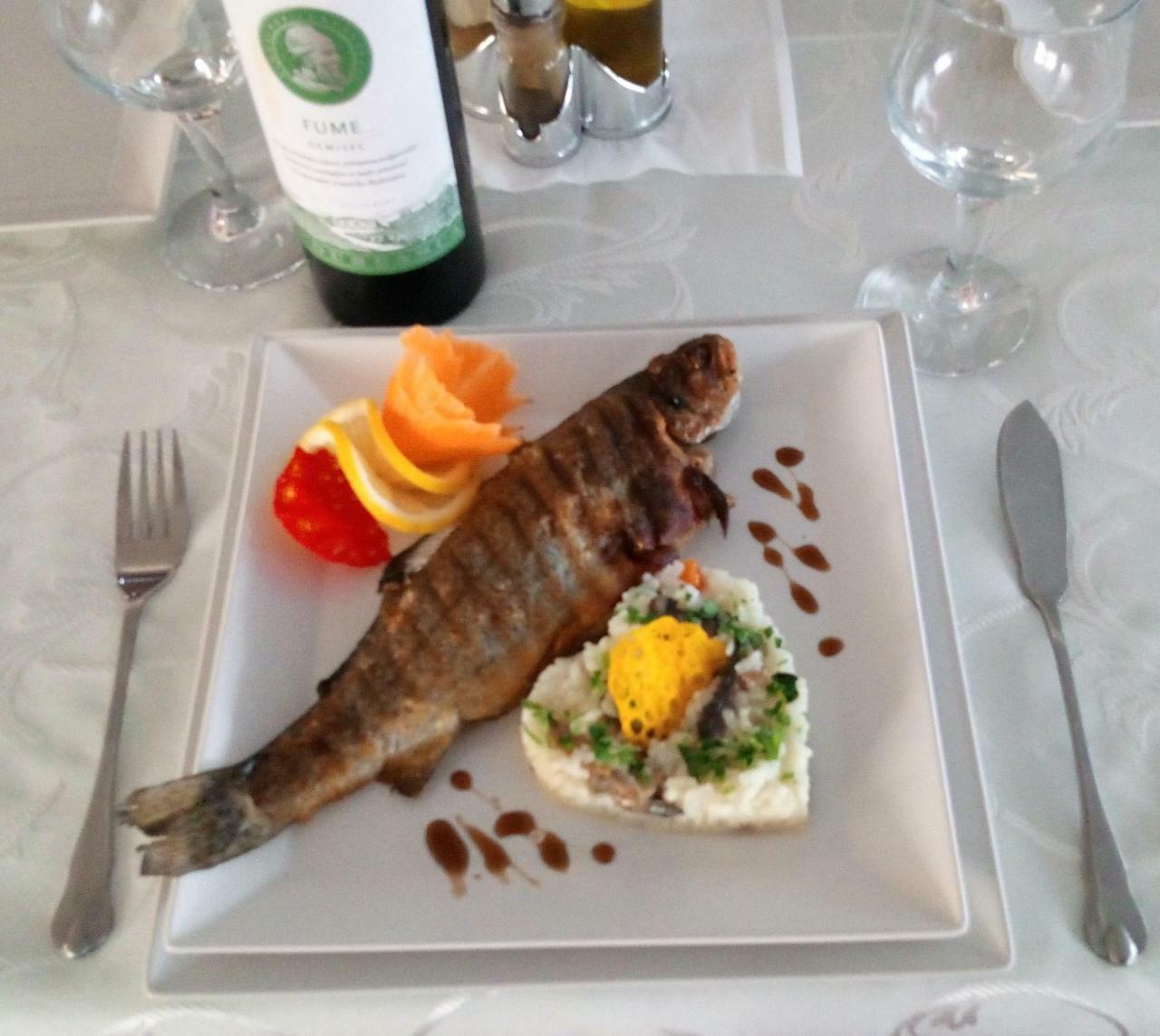 Hotel Raxand Residence Mioveni Esterno foto